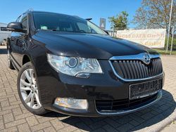 Schwarz Gebraucht 2012 Skoda Superb Family Kombi | 6.999 € (Fairer Preis)