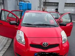 Rot Gebraucht 2010 Toyota Yaris Kleinwagen | 3.500 € (Fairer Preis)