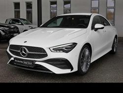 Weiß Gebraucht 2024 Mercedes CLA200 AMG line Coupé | 35.990 € (Fairer Preis)