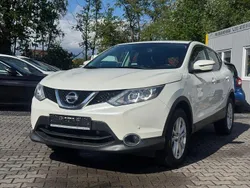 Weiß Gebraucht 2015 Nissan Qashqai Acenta SUV | 10.490 € (Fairer Preis)