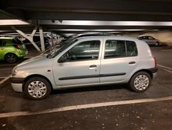 Silber Gebraucht 2001 Renault Clio II Kleinwagen | 1.800 € (Fairer Preis)