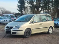 Grau Gebraucht 2006 Fiat Ulysse Emotion Van / Kleinbus | 200 €