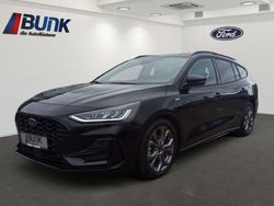 Obsidianschwarz metallic Gebraucht 2024 Ford Focus ST-Line Limousine | 22.900 € (Fairer Preis)