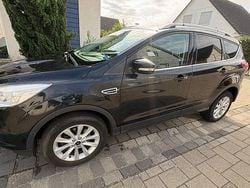 Schwarz Gebraucht 2015 Ford Kuga Titanium SUV | 8.975 € (Fairer Preis)