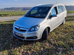Silber Gebraucht 2007 Opel Zafira Catch Me Van / Kleinbus | 2.700 € (Etwas zu teuer)