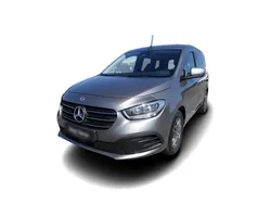 Grau Gebraucht 2023 Mercedes 180 Style Limousine | 26.549 € (Guter Preis)