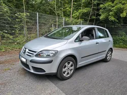 Grau Gebraucht 2008 VW Golf V Limousine | 2.350 € (Guter Preis)