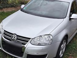 Silber Gebraucht 2005 VW Jetta Limousine | 4.500 € (Teuer)