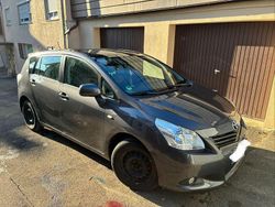 Grau Gebraucht 2010 Toyota Verso Life Van / Kleinbus | 6.500 € (Guter Preis)