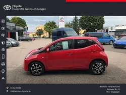 Rot Gebraucht 2019 Toyota Aygo X-play Kleinwagen | 8.890 € (Etwas zu teuer)