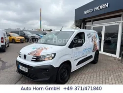 Weiß Gebraucht 2024 Peugeot Partner Premium Van / Kleinbus | 23.540 € (Teuer)