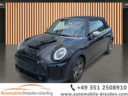 Mitternachtschwarz Gebraucht 2023 Mini Cooper S Kleinwagen | 24.890 € (Guter Preis)