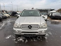 Silber Gebraucht 2001 Mercedes ML55 AMG AMG SUV | 7.400 €