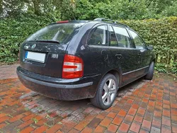 Schwarz Gebraucht 2006 Skoda Fabia Ambiente Kombi | 1.800 € (Fairer Preis)