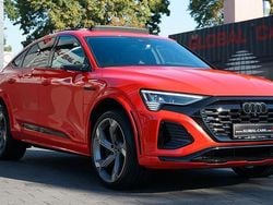 Soneirarot (metallic) Gebraucht 2023 Audi SQ8 e-tron Comfort SUV | 71.885 €