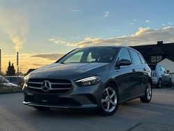Grau Gebraucht 2019 Mercedes B180 Progressive Van / Kleinbus | 19.499 € (Guter Preis)