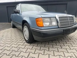 Blau Gebraucht 1988 Mercedes 200 Limousine | 9.990 €