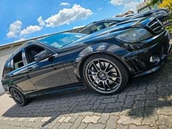 Schwarz Gebraucht 2010 Mercedes C63 AMG AMG Kombi | 25.299 €