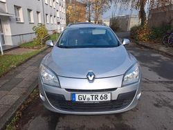 Silber Gebraucht 2011 Renault Mégane III Dynamique Limousine | 4.000 € (Guter Preis)