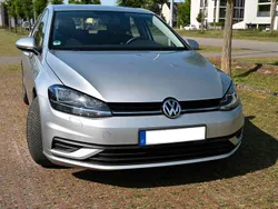 Silber Gebraucht 2018 VW Golf VII Comfortline Limousine | 12.000 € (Fairer Preis)