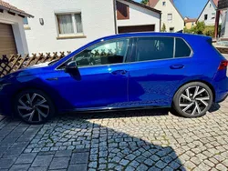 Blau Gebraucht 2023 VW Golf VIII R-line Limousine | 26.400 € (Fairer Preis)