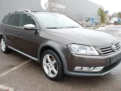 Braun metallic Gebraucht 2014 VW Passat Alltrack Exclusive Kombi | 17.980 € (Teuer)