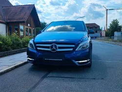 Blau Gebraucht 2012 Mercedes B200 Van / Kleinbus | 8.500 € (Fairer Preis)