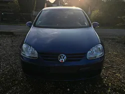 Blau Gebraucht 2004 VW Golf IV Kleinwagen | 1.800 €