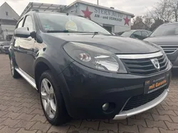 Grau Gebraucht 2012 Dacia Sandero Stepway Kleinwagen | 5.499 € (Etwas zu teuer)