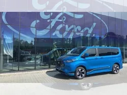 Blau (digital aqua bluemetallic) Neu 2025 Ford Tourneo Sport Van / Kleinbus | 68.783 € (Etwas zu teuer)