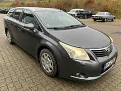 Grau Gebraucht 2009 Toyota Avensis Executive Kombi | 1.500 €