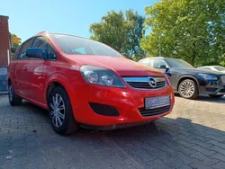 Rot Gebraucht 2012 Opel Zafira Family Van / Kleinbus | 7.990 € (Etwas zu teuer)