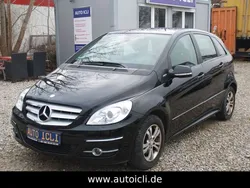 Schwarz Gebraucht 2011 Mercedes B160 Sport Van / Kleinbus | 8.690 € (Fairer Preis)