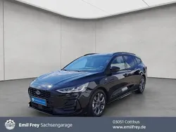 Agate black metallic Gebraucht 2024 Ford Focus ST-Line X Kombi | 25.940 € (Guter Preis)