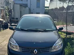 Braun Gebraucht 2005 Renault Scénic II Van / Kleinbus | 2.799 € (Etwas zu teuer)