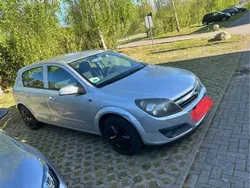 Grau Gebraucht 2005 Opel Astra Limousine | 1.500 € (Fairer Preis)