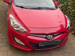 Rot Gebraucht 2013 Hyundai i30 Classic Limousine | 6.500 € (Fairer Preis)