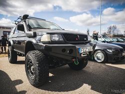 Schwarz Gebraucht 2000 Mitsubishi Pajero SUV | 4.500 € (Etwas zu teuer)