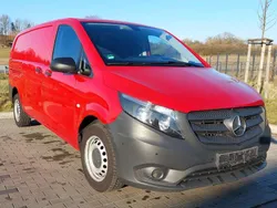 Jupiterrot Gebraucht 2018 Mercedes Vito Van / Kleinbus | 10.988 €