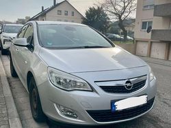 Silber Gebraucht 2010 Opel Astra Edition Limousine | 3.900 € (Fairer Preis)