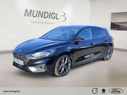 Obsidianschwarz metallic Gebraucht 2020 Ford Focus ST Limousine | 24.830 € (Teuer)