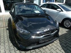 Schwarz Gebraucht 2025 Kia Ceed Vision Kleinwagen | 23.500 € (Guter Preis)