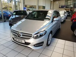 Silber silber Gebraucht 2015 Mercedes B200 Urban Van / Kleinbus | 21.600 € (Teuer)