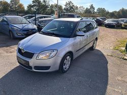 Silber Gebraucht 2008 Skoda Fabia Ambiente Kleinwagen | 4.250 € (Teuer)