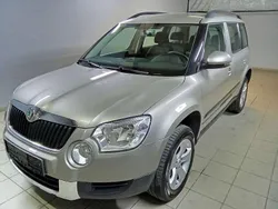 Cappuccinobeige metallic Gebraucht 2014 Skoda Yeti Plus Edition SUV | 7.900 € (Superpreis)