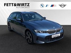 Arctic race blau metallic Gebraucht 2024 BMW 330 M Sport Kombi | 37.190 €
