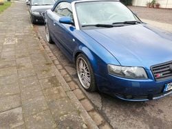 Blau Gebraucht 2003 Audi A4 Cabriolet Design Cabrio | 2.999 € (Guter Preis)