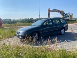 Grün Gebraucht 1995 Opel Omega Kombi | 800 €