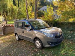 Grau Gebraucht 2012 Opel Combo Van / Kleinbus | 3.990 €