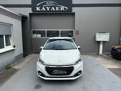 Weiß Gebraucht 2019 Peugeot 208 Signature Sky Kleinwagen | 8.800 € (Fairer Preis)